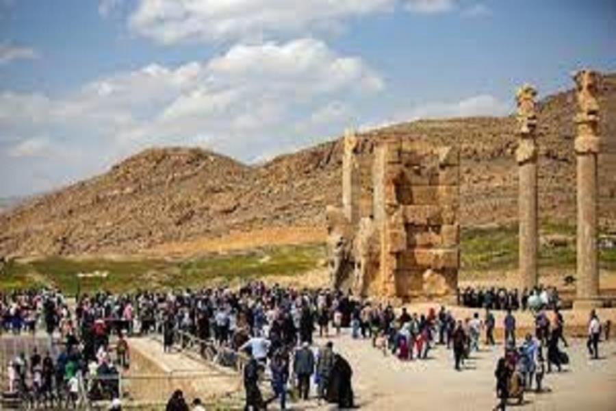 بازدید بیش از ۲۶۱ هزار نفر از تخت جمشید در ایام نوروز
